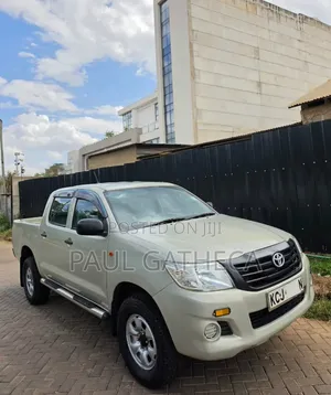 Toyota Hilux 2016 Gold