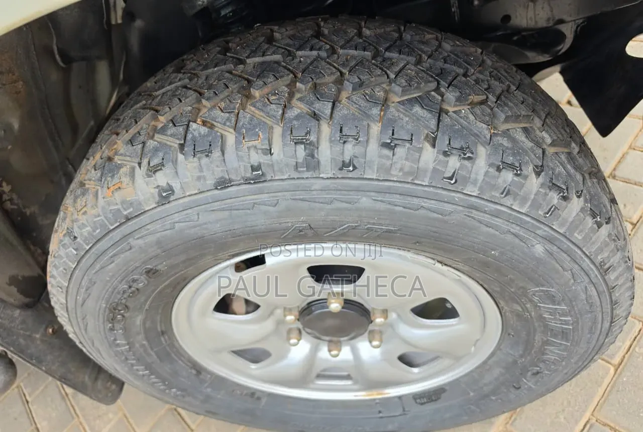 Toyota Hilux 2016 Gold