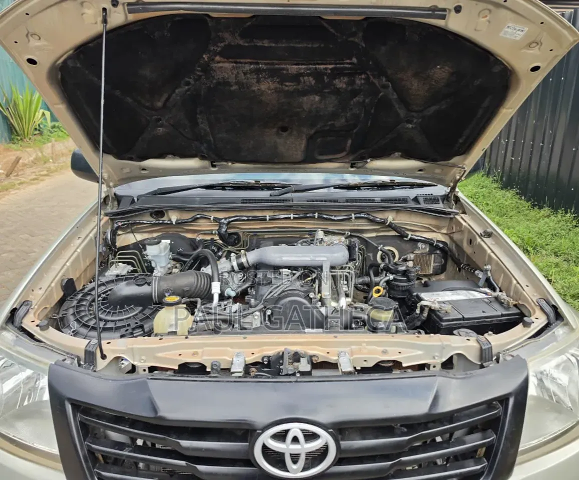 Toyota Hilux 2016 Gold