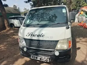 Nissan Caravan (Urvan) 2006 White