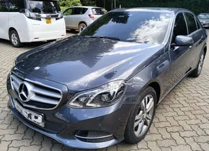 Mercedes-Benz E220 2015 Blue