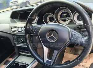 Mercedes-Benz E220 2015 Blue