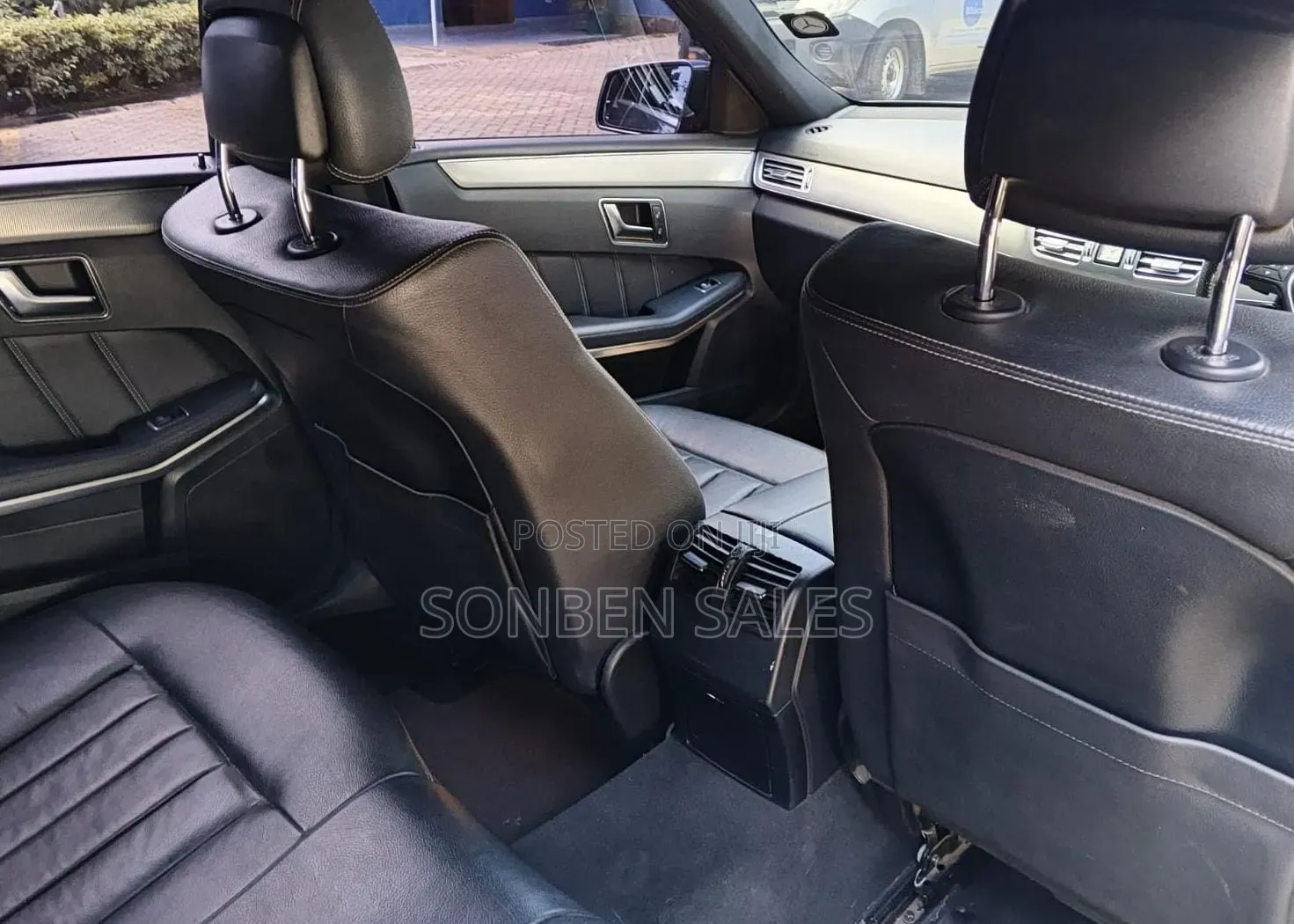 Mercedes-Benz E220 2015 Blue