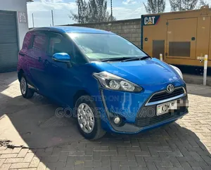Toyota Sienta 2016 Blue