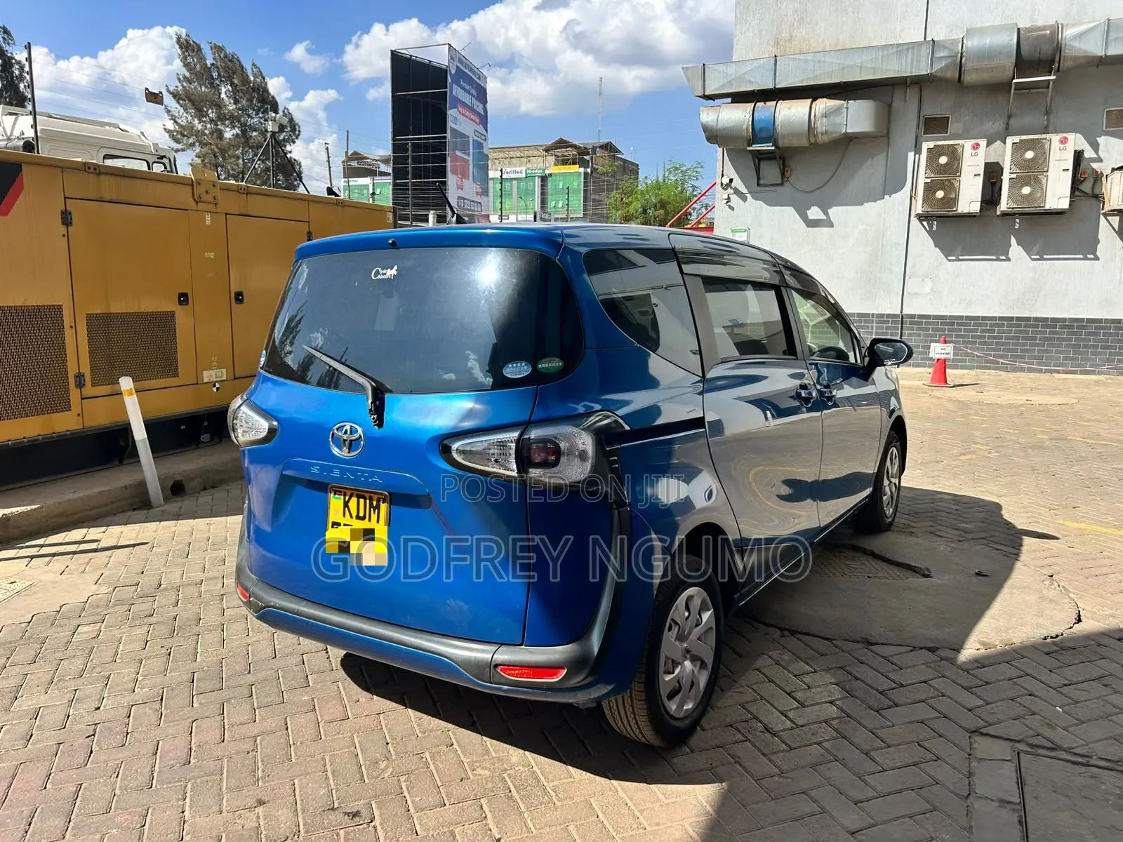 Toyota Sienta 2016 Blue