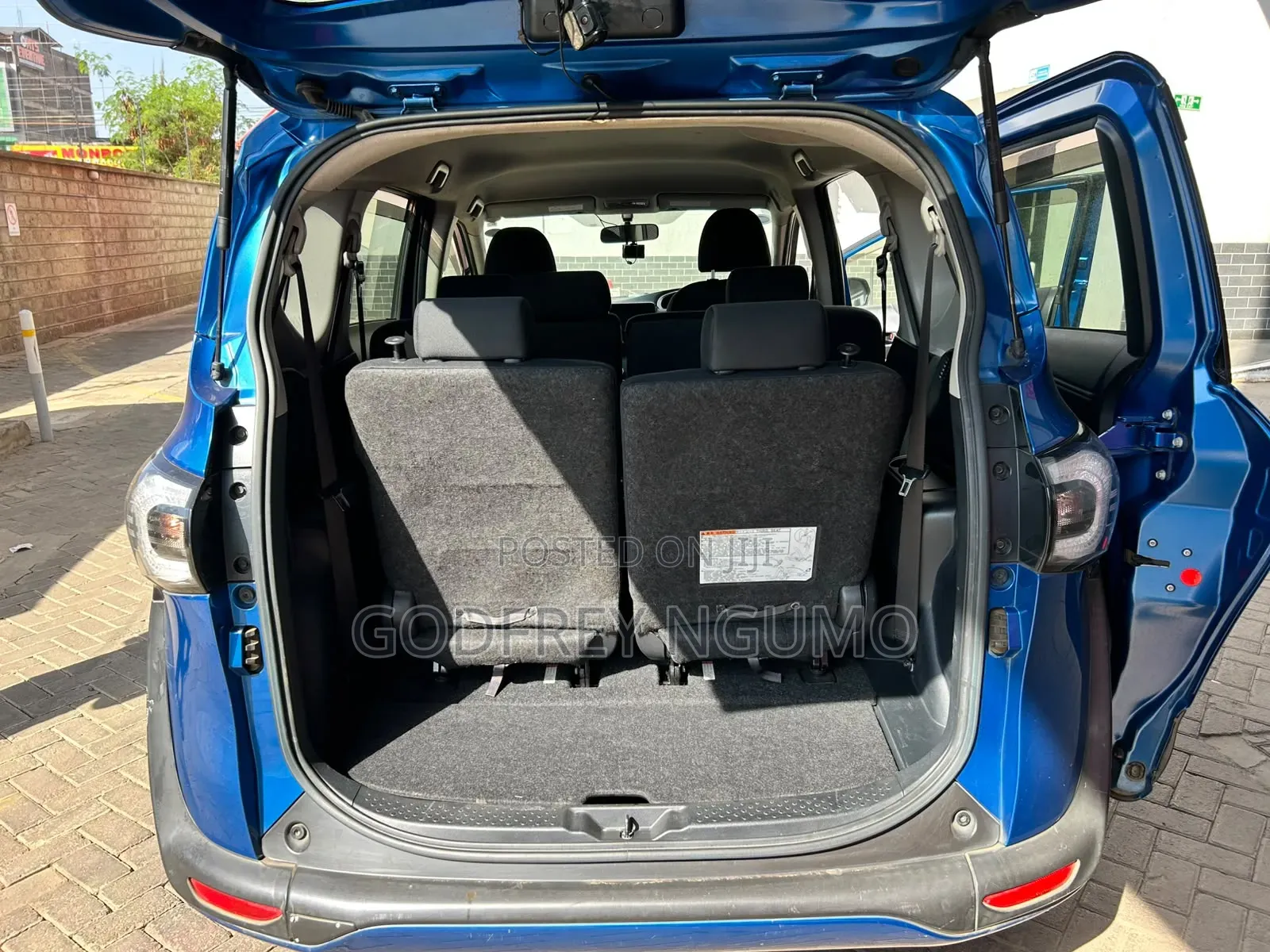 Toyota Sienta 2016 Blue