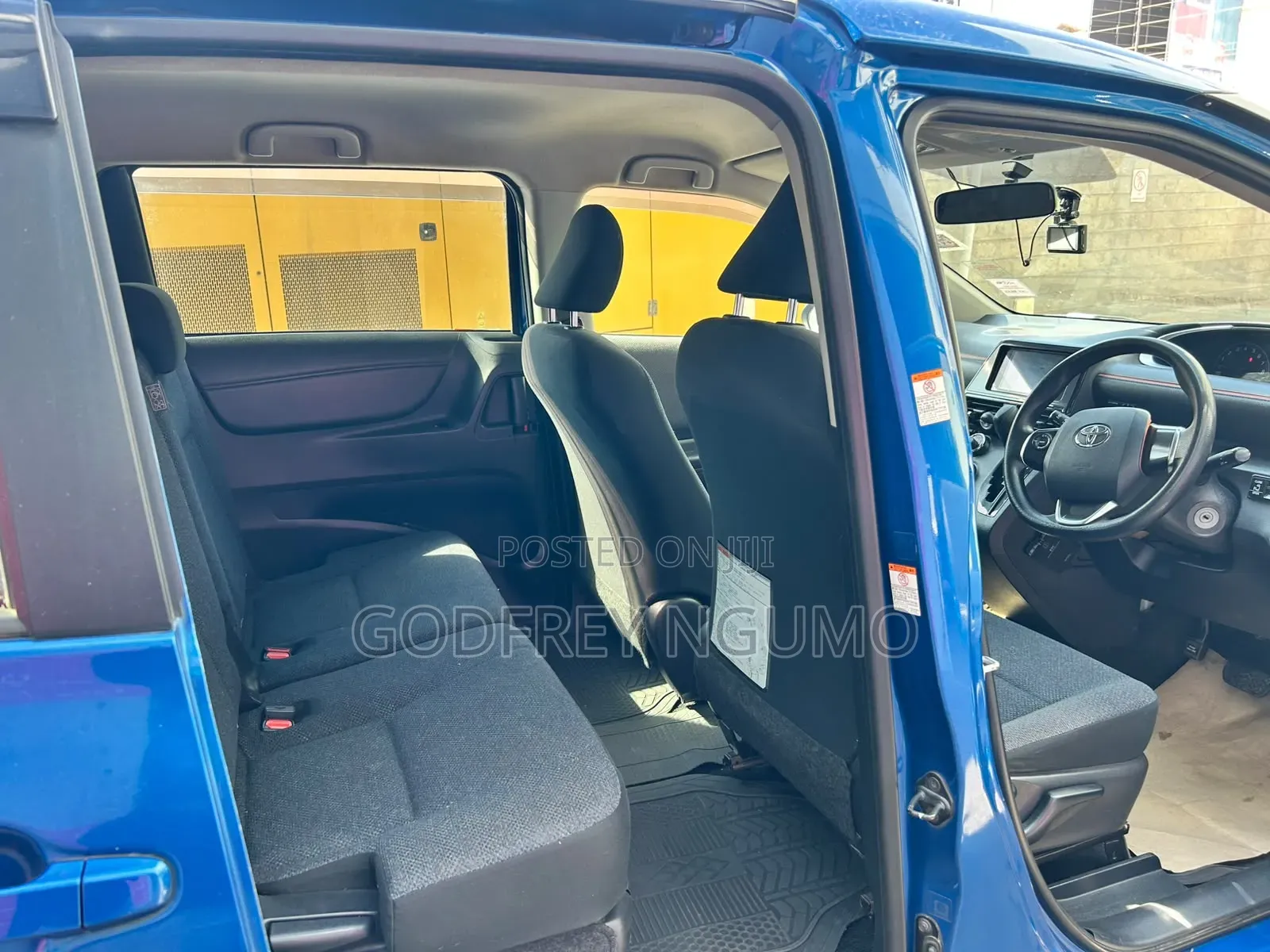 Toyota Sienta 2016 Blue
