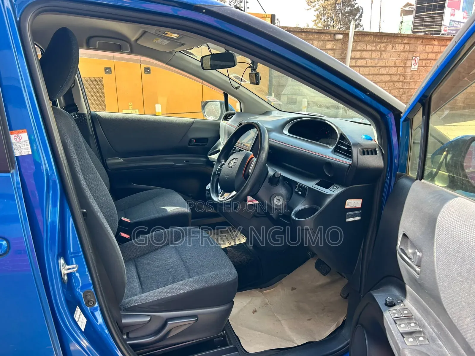 Toyota Sienta 2016 Blue