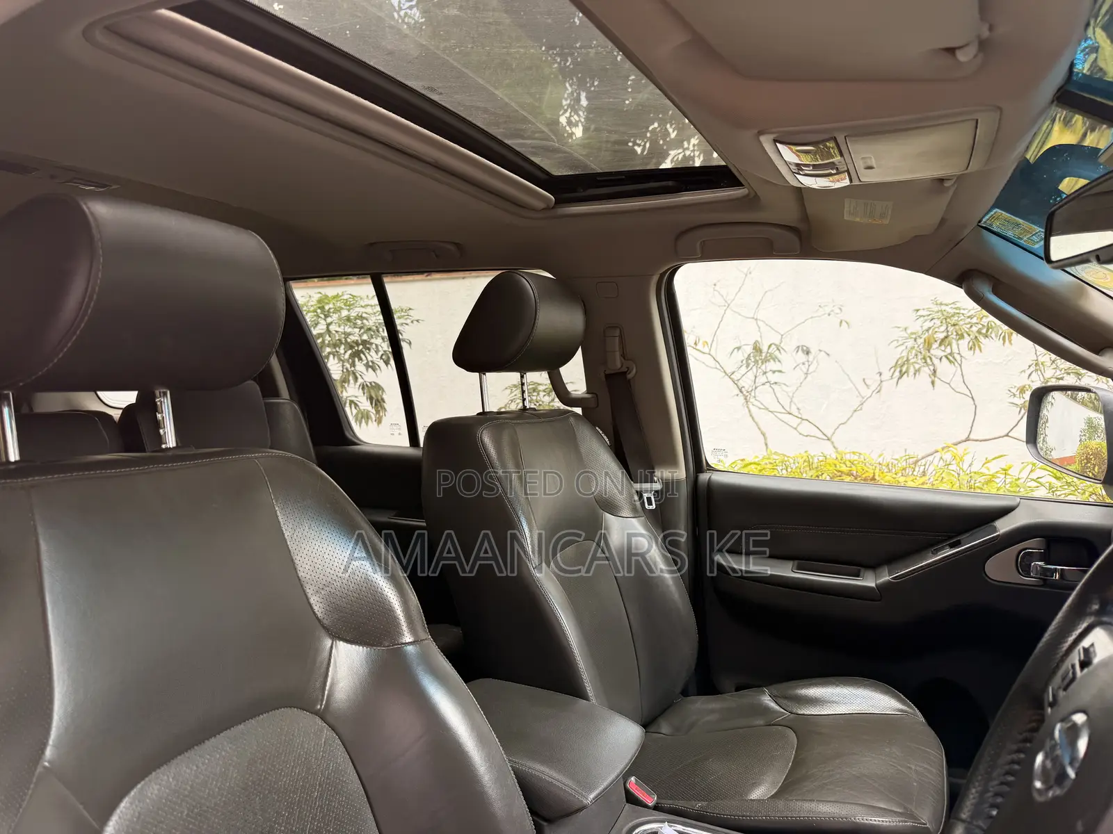 Nissan Pathfinder SV 2012 Black