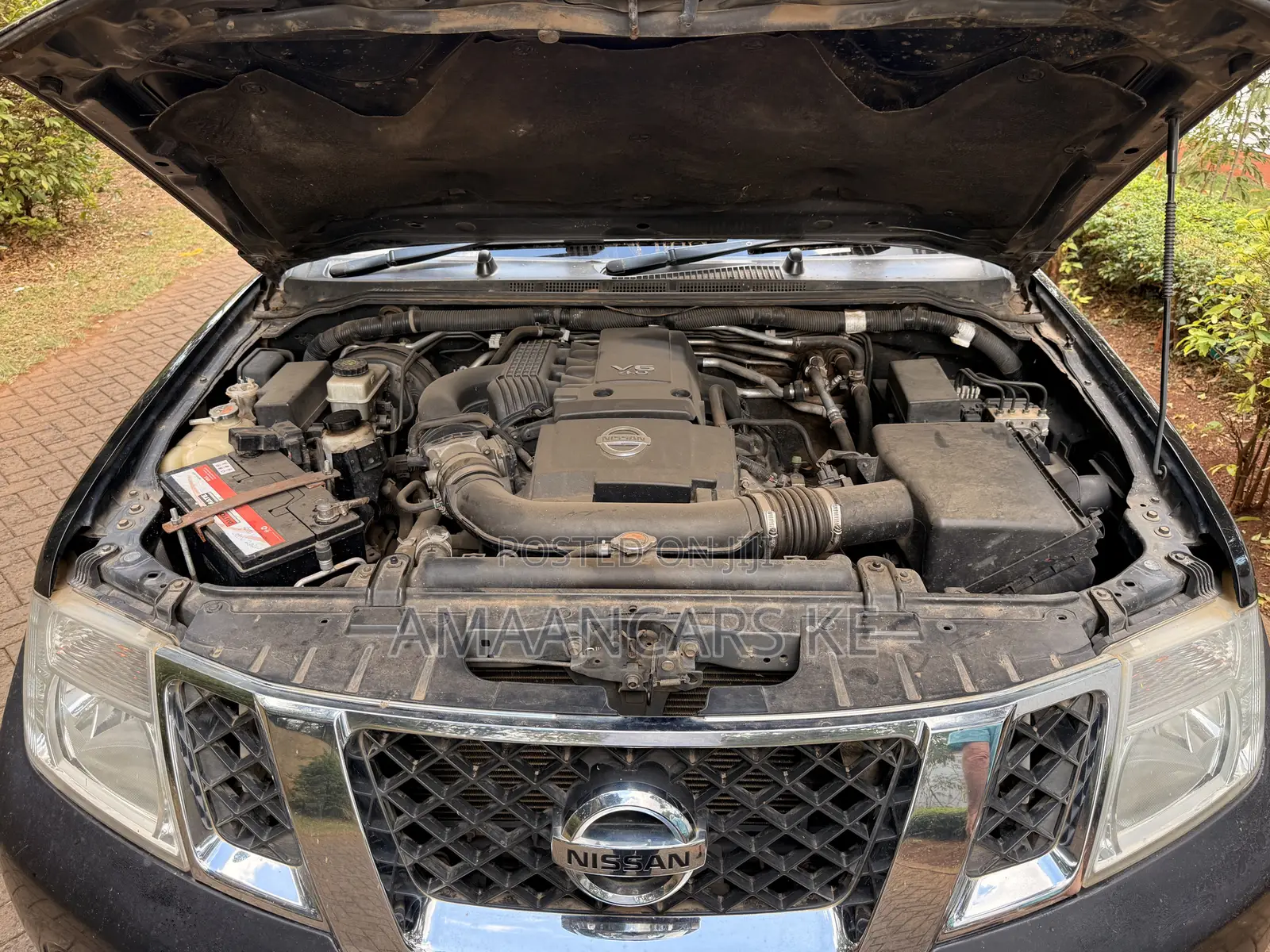 Nissan Pathfinder SV 2012 Black