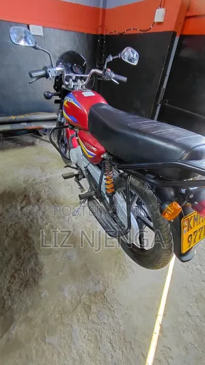 Bajaj Boxer 150 UG 2026 Red