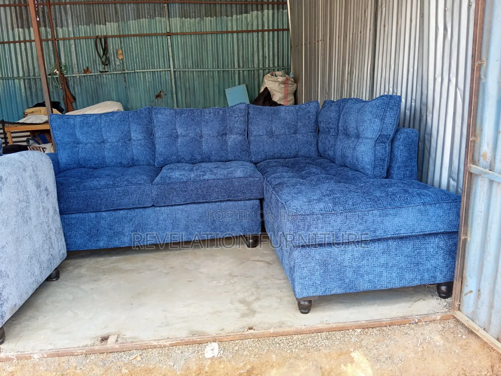 Nervy Blue Corner Seat