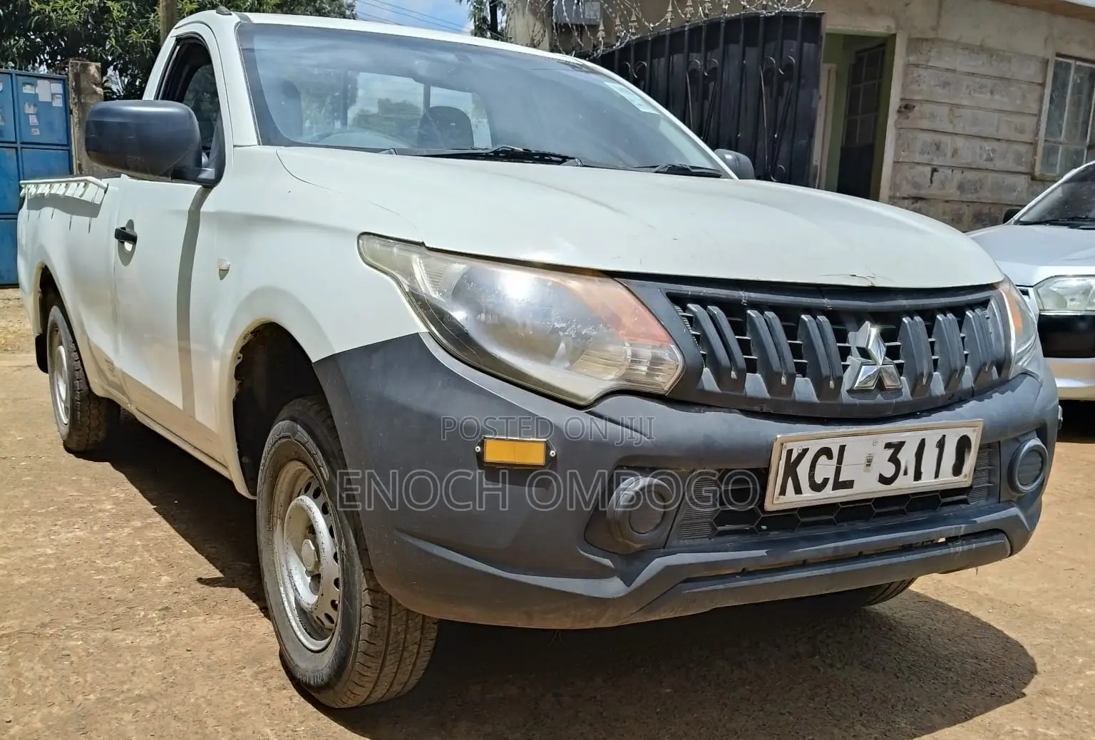 Mitsubishi L200 2015 White