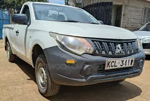 Mitsubishi L200 2015 White