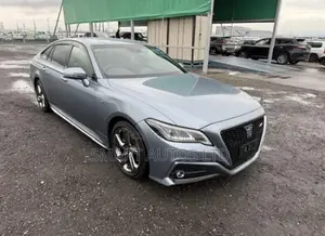 Toyota Crown 2018