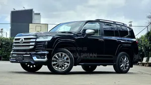 Toyota Land Cruiser LC300 2023 Black