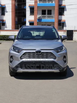 Toyota RAV4 2021 Silver