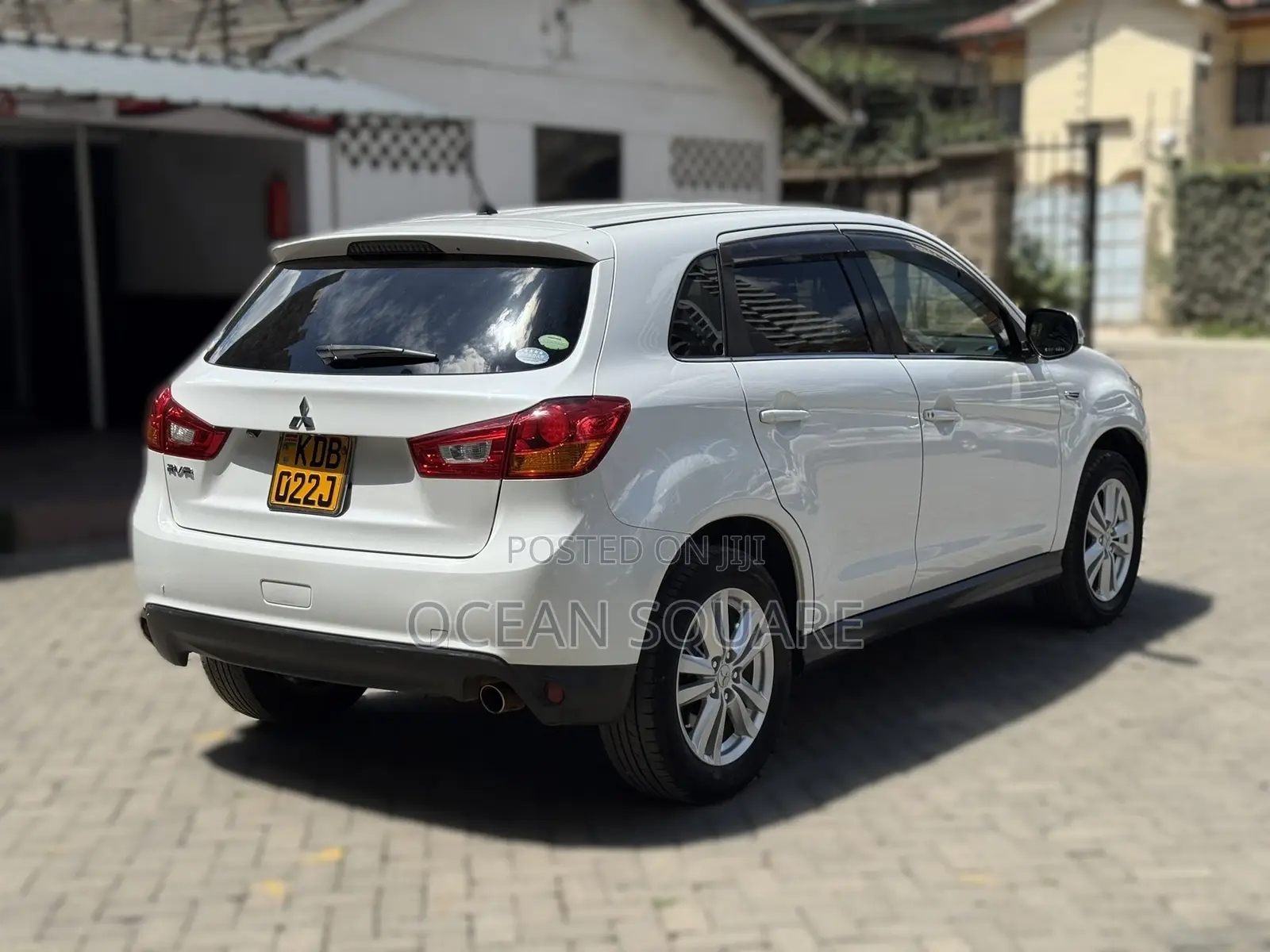 Mitsubishi RVR 2013 White