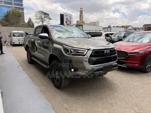 Toyota Hilux 2021 Green