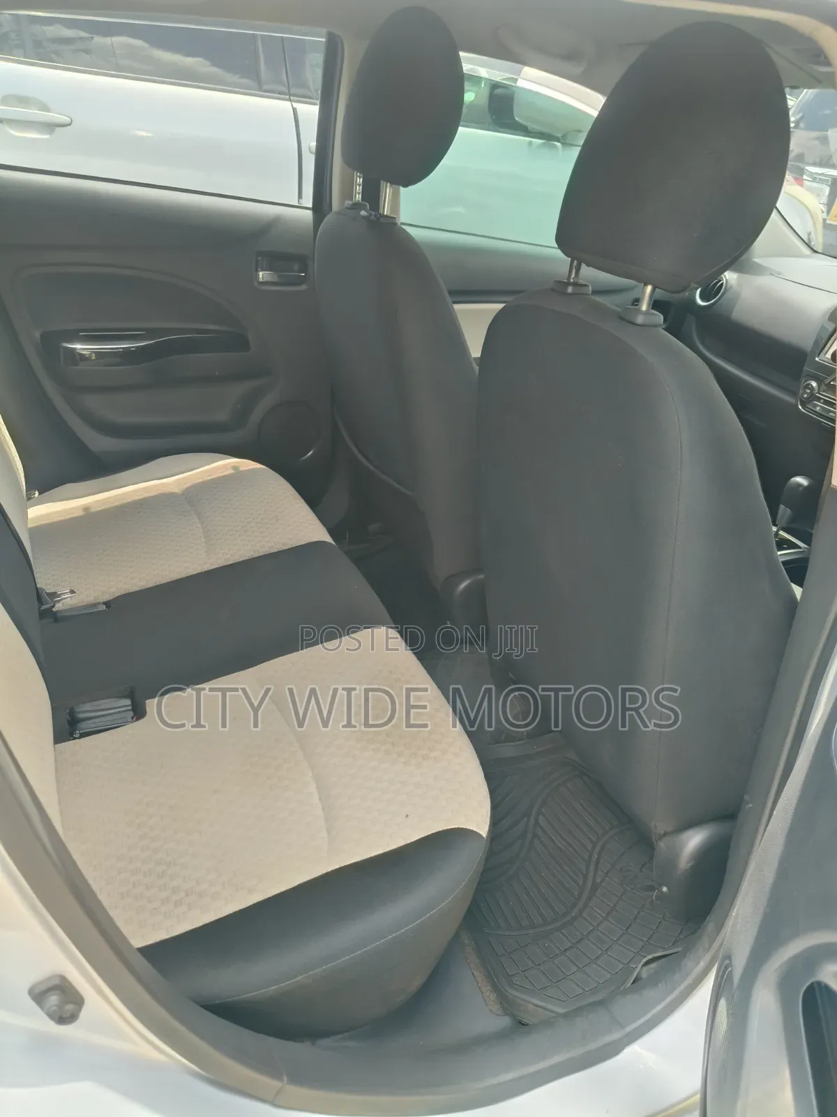 Mitsubishi Mirage 2017 Silver
