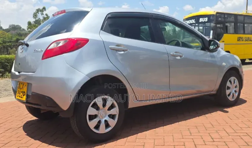 Mazda Demio 2012