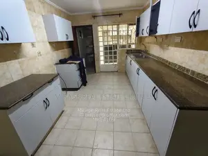 3-Bedroom plus dsq Apartment TO LET in Kileleshwa — Kes 100