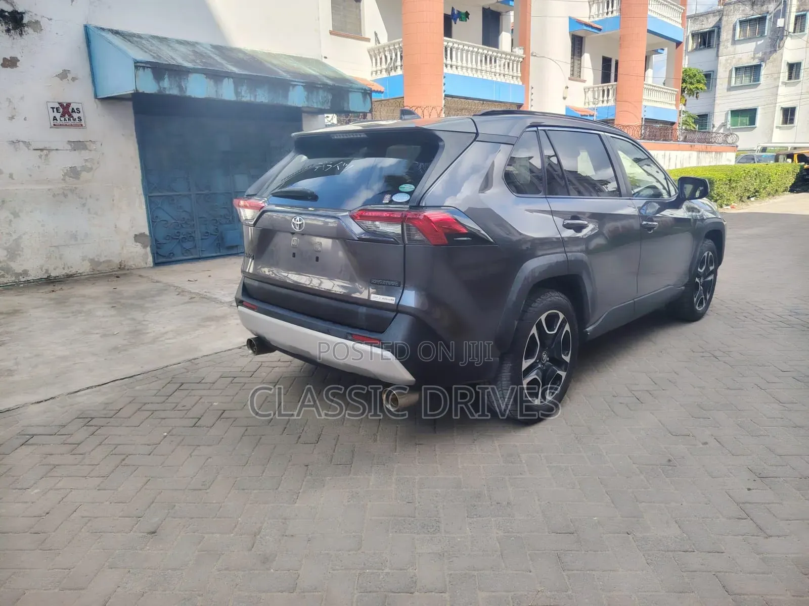 Toyota RAV4 2021 Gray