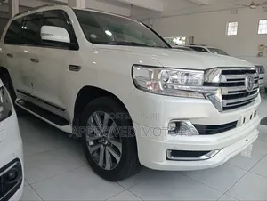 Toyota Land Cruiser 2020 White