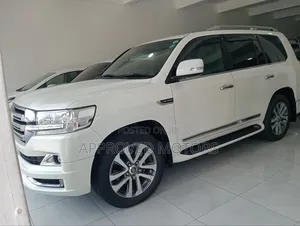 Toyota Land Cruiser 2020 White