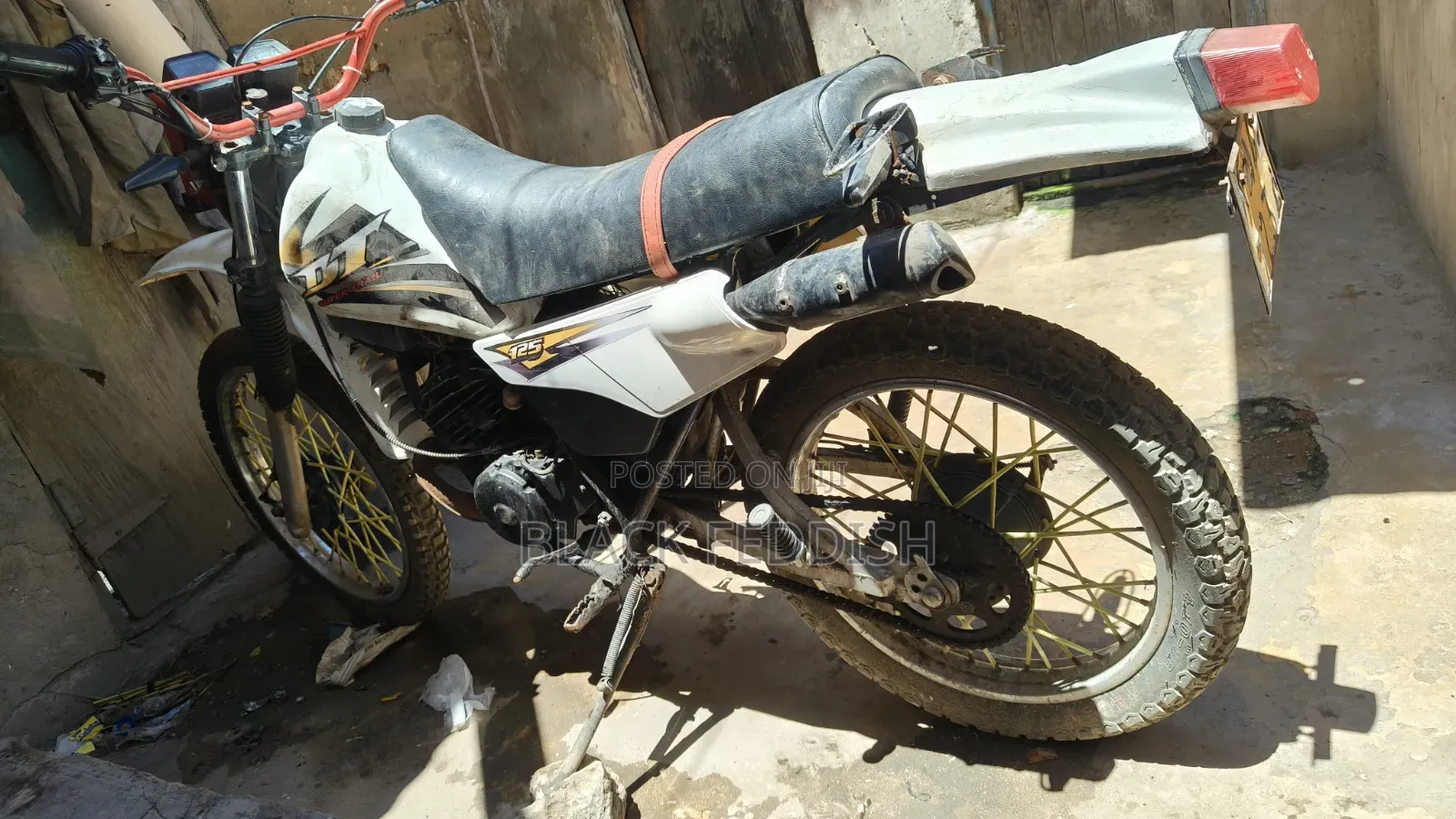 Yamaha DT125 1998 White