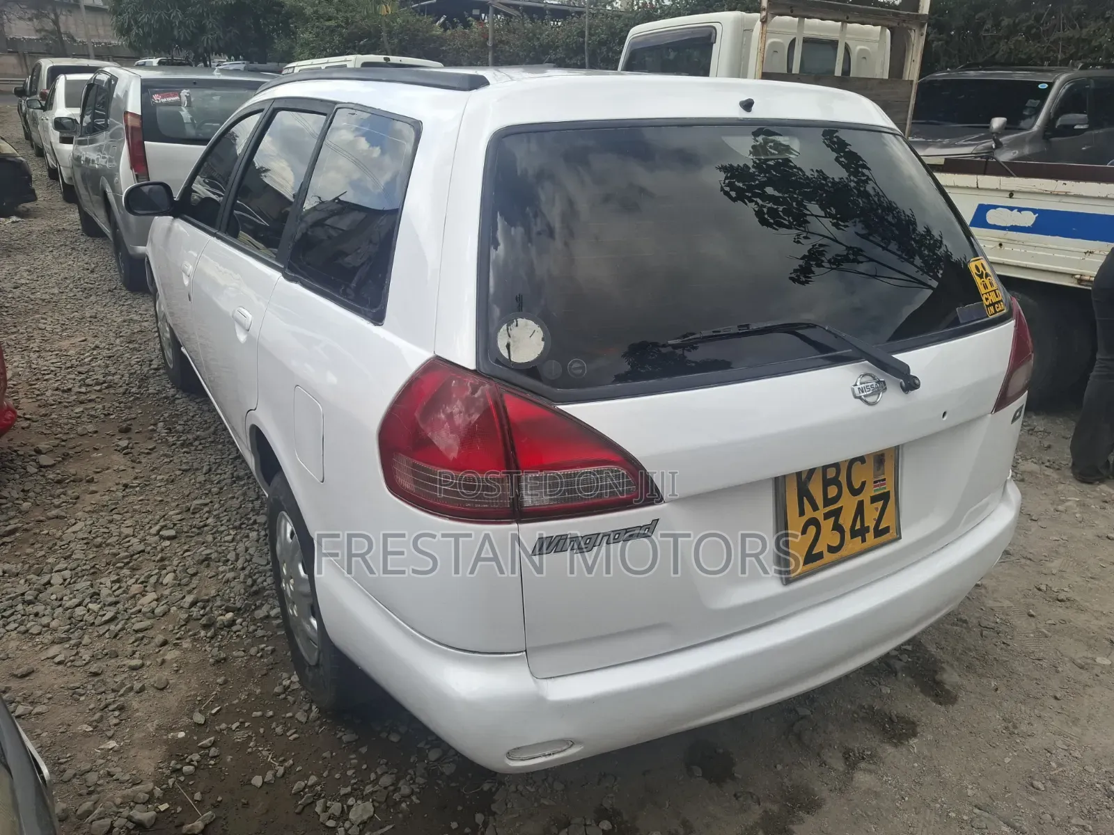 Nissan Wingroad 2001 White