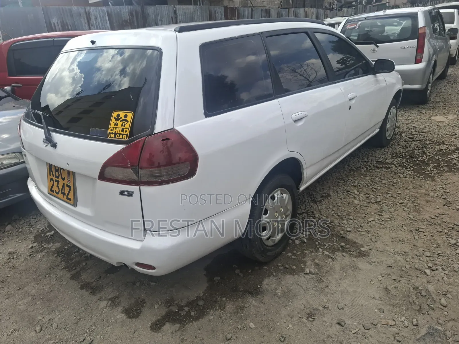 Nissan Wingroad 2001 White