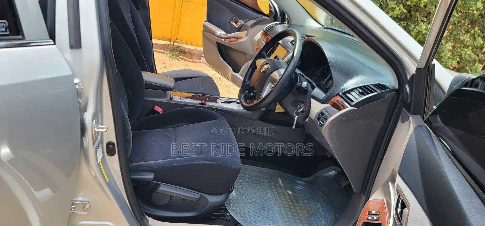 Toyota Premio 2015 Silver