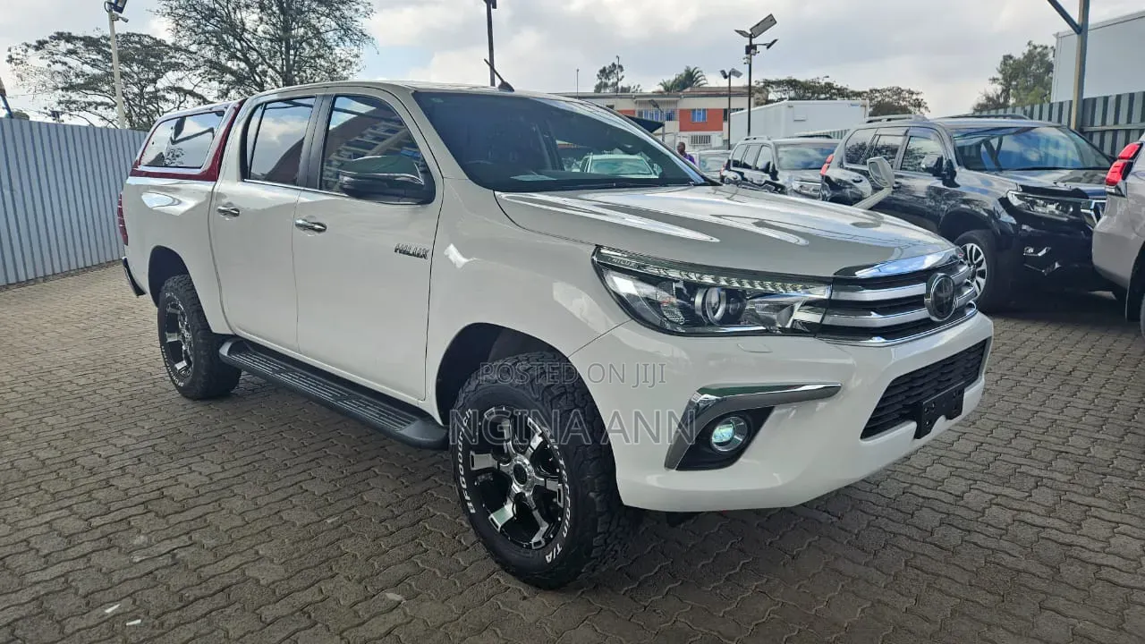 Toyota Hilux 2020 White