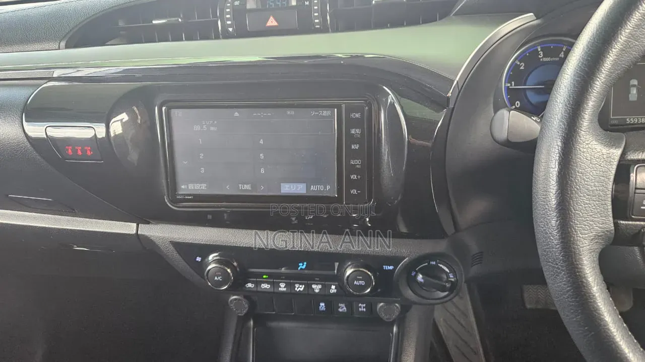 Toyota Hilux 2020 White