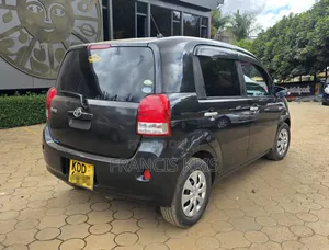 Toyota Porte 2014 Black