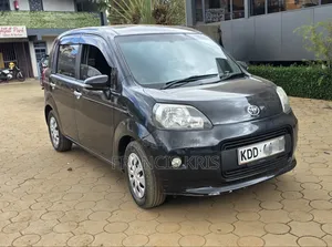 Toyota Porte 2014 Black