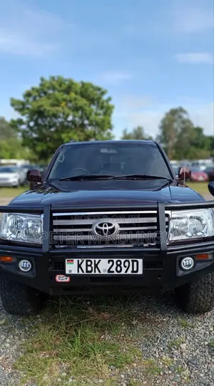 Toyota Land Cruiser 2005 Red