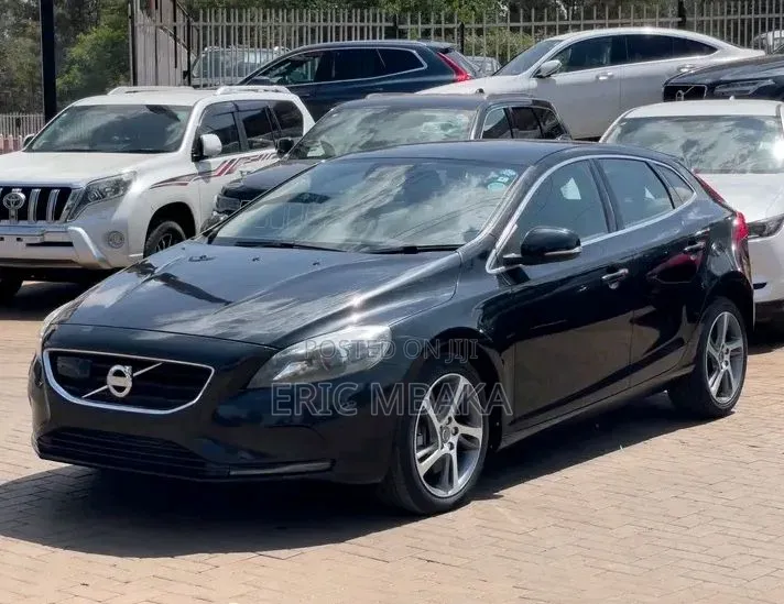 Volvo V40 2016 Black