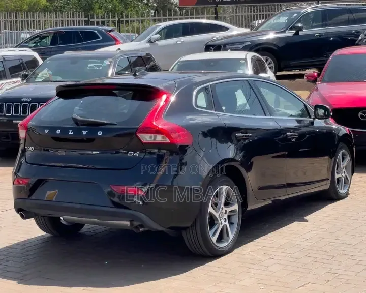 Volvo V40 2016 Black