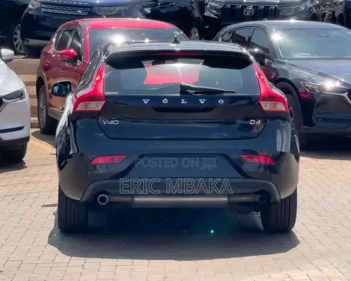 Volvo V40 2016 Black