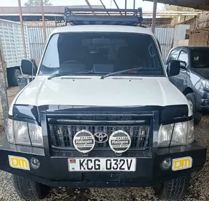 Toyota Land Cruiser Prado 2003 White