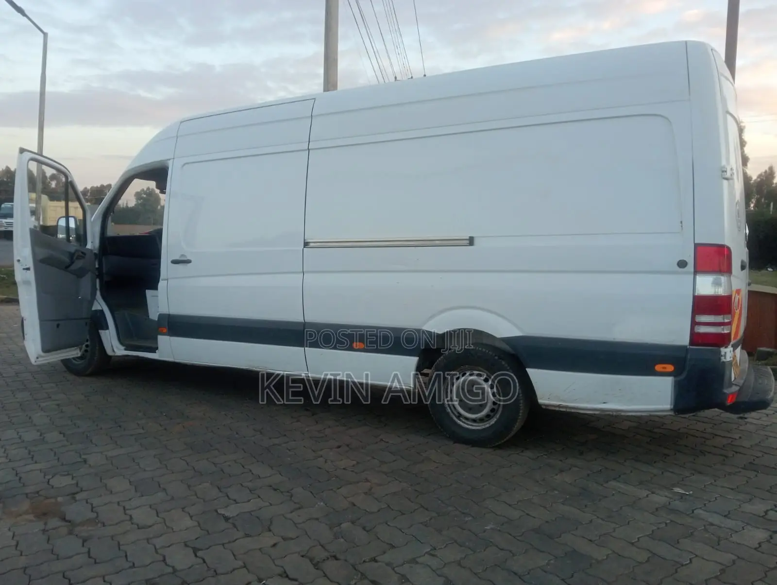 Mercedes-Benz eSprinter 2024 White