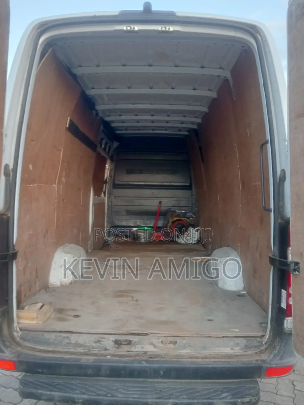 Mercedes-Benz eSprinter 2024 White