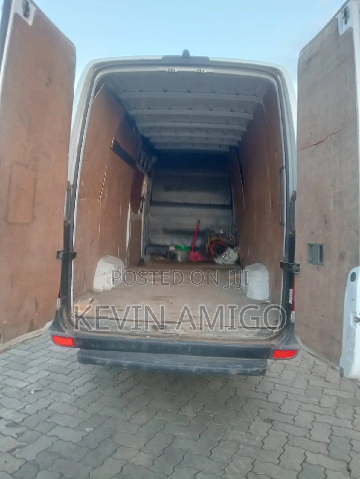 Mercedes-Benz eSprinter 2024 White