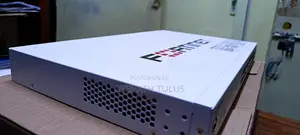 Fortinet FortiSwitch 124f-Fpoe Switch