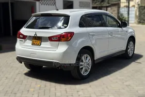 Mitsubishi RVR 2013 White