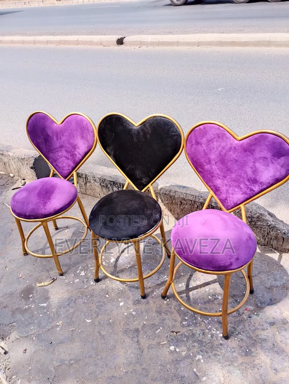 Salon Love Chairs