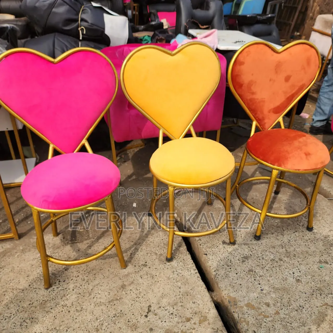 Salon Love Chairs