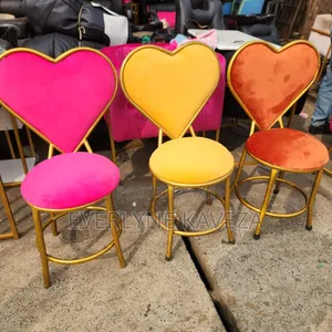 Salon Love Chairs